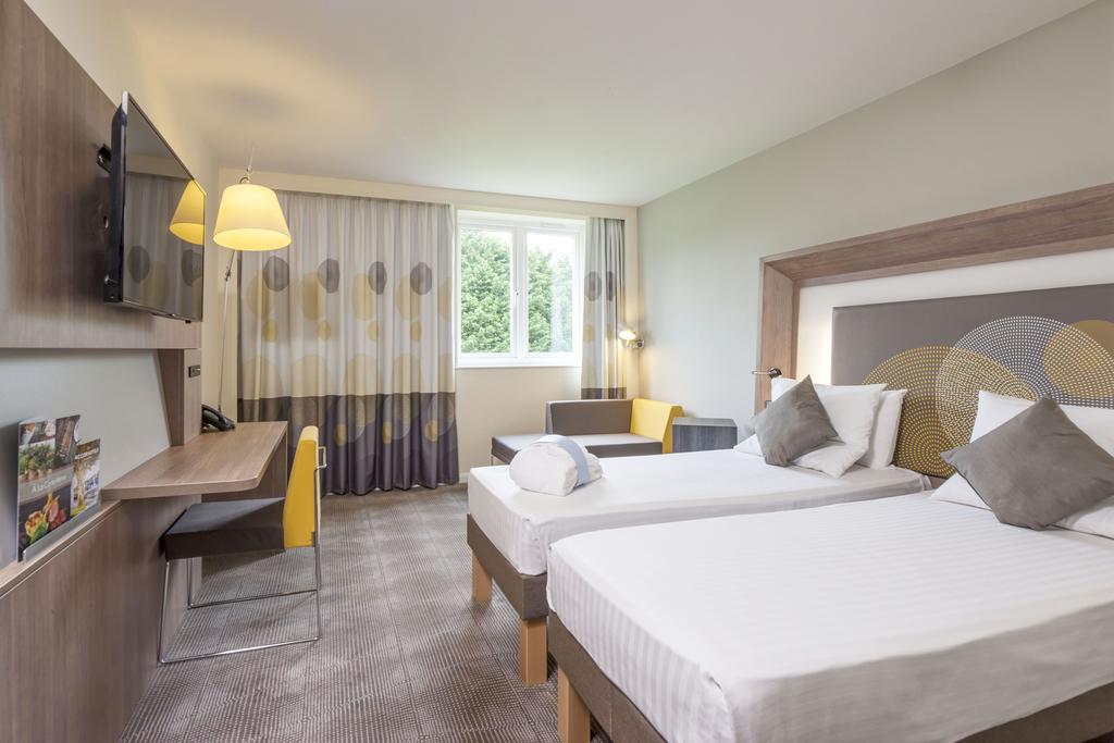Novotel Stevenage Exterior photo